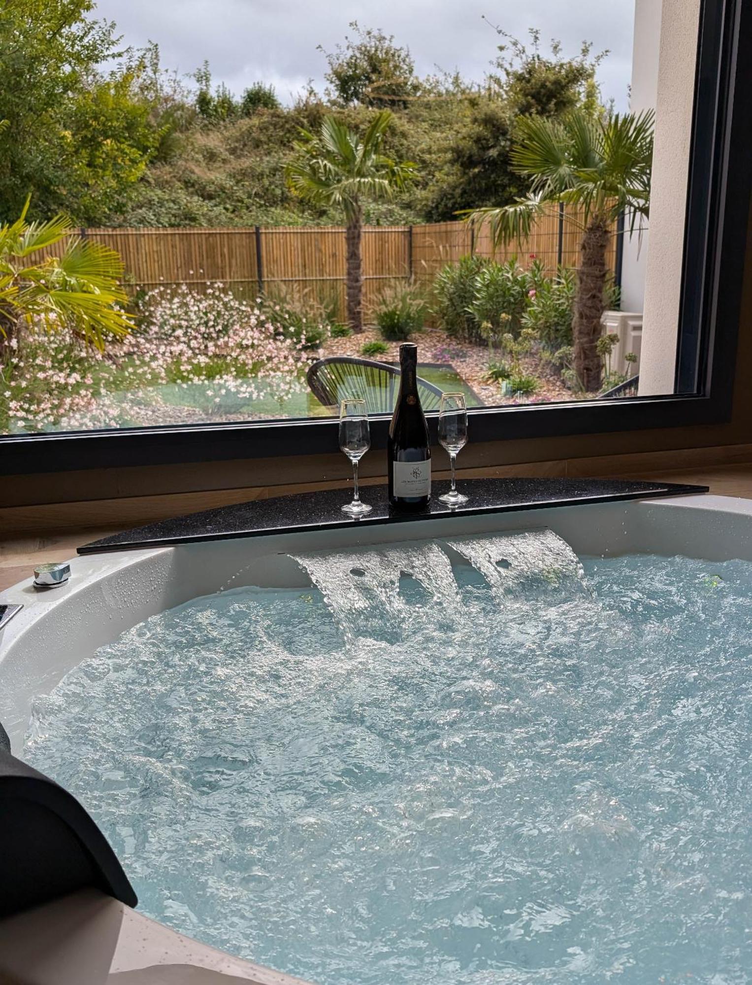 Les Suites Du Payre - Suite Romance Saint-Hilaire-de-Talmont Ngoại thất bức ảnh