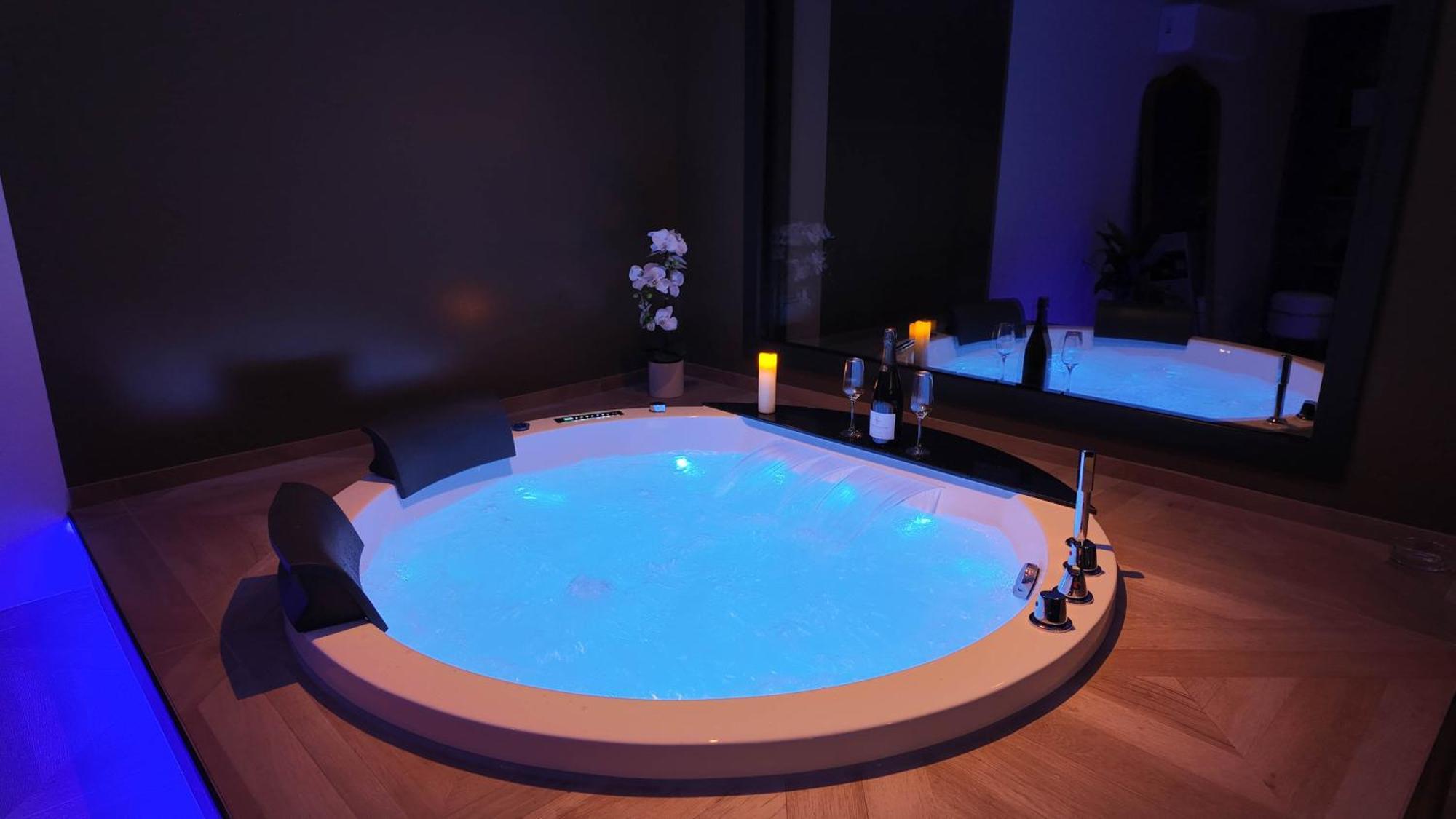 Les Suites Du Payre - Suite Romance Saint-Hilaire-de-Talmont Ngoại thất bức ảnh
