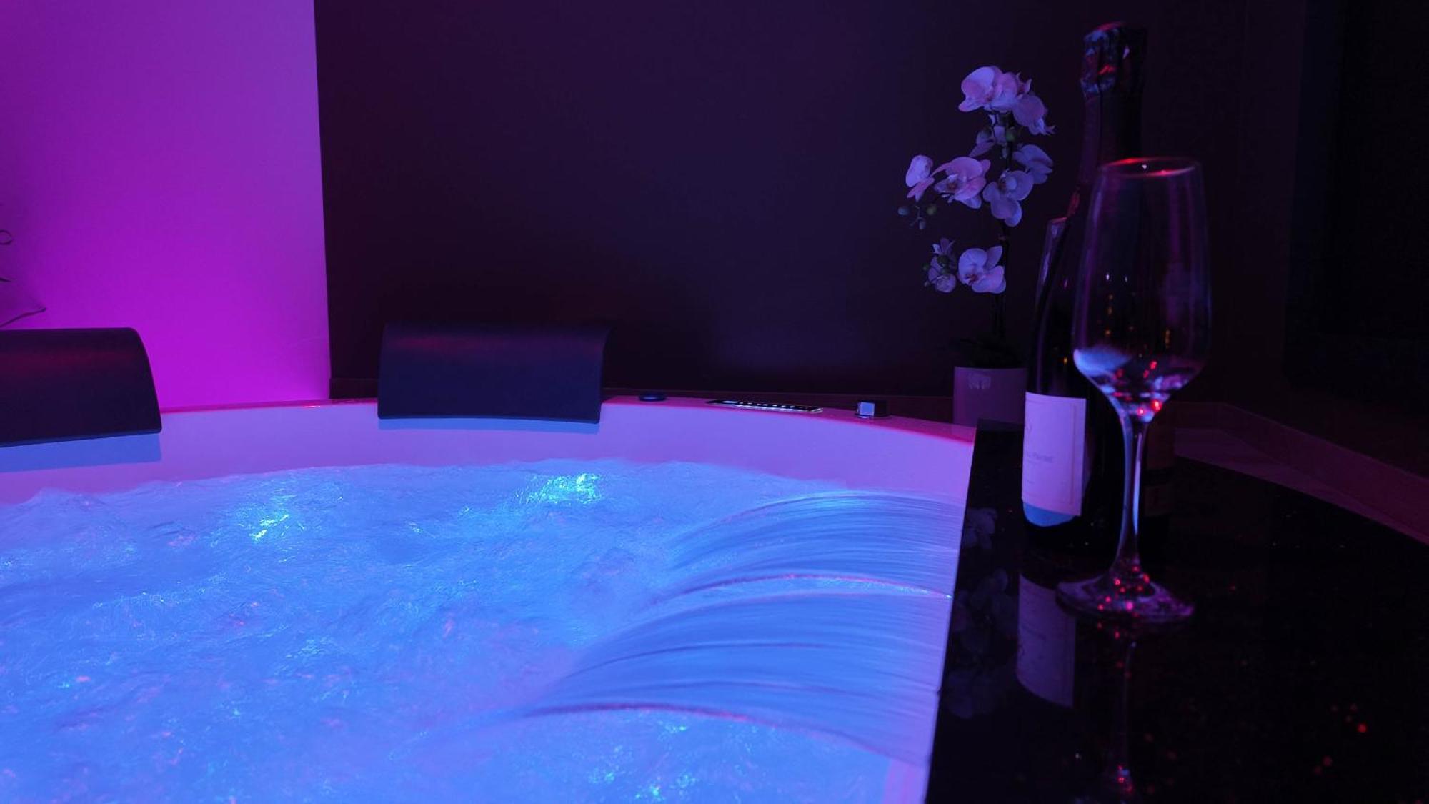 Les Suites Du Payre - Suite Romance Saint-Hilaire-de-Talmont Ngoại thất bức ảnh